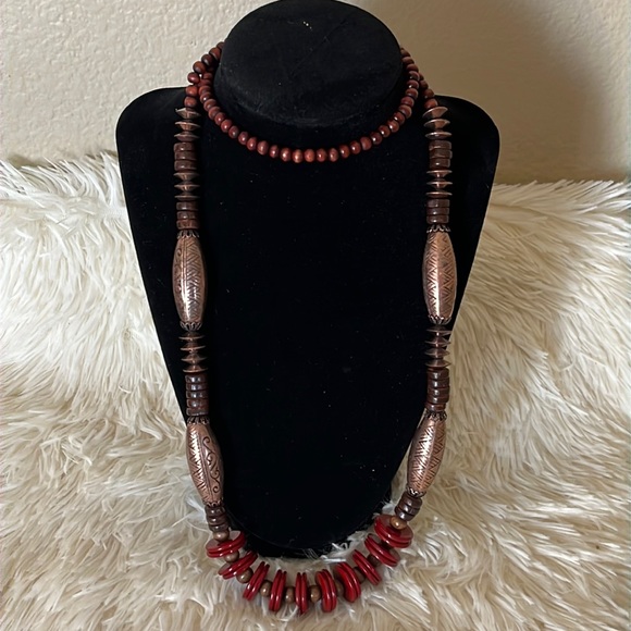 Jewelry - wooden Beaded Accent Necklace